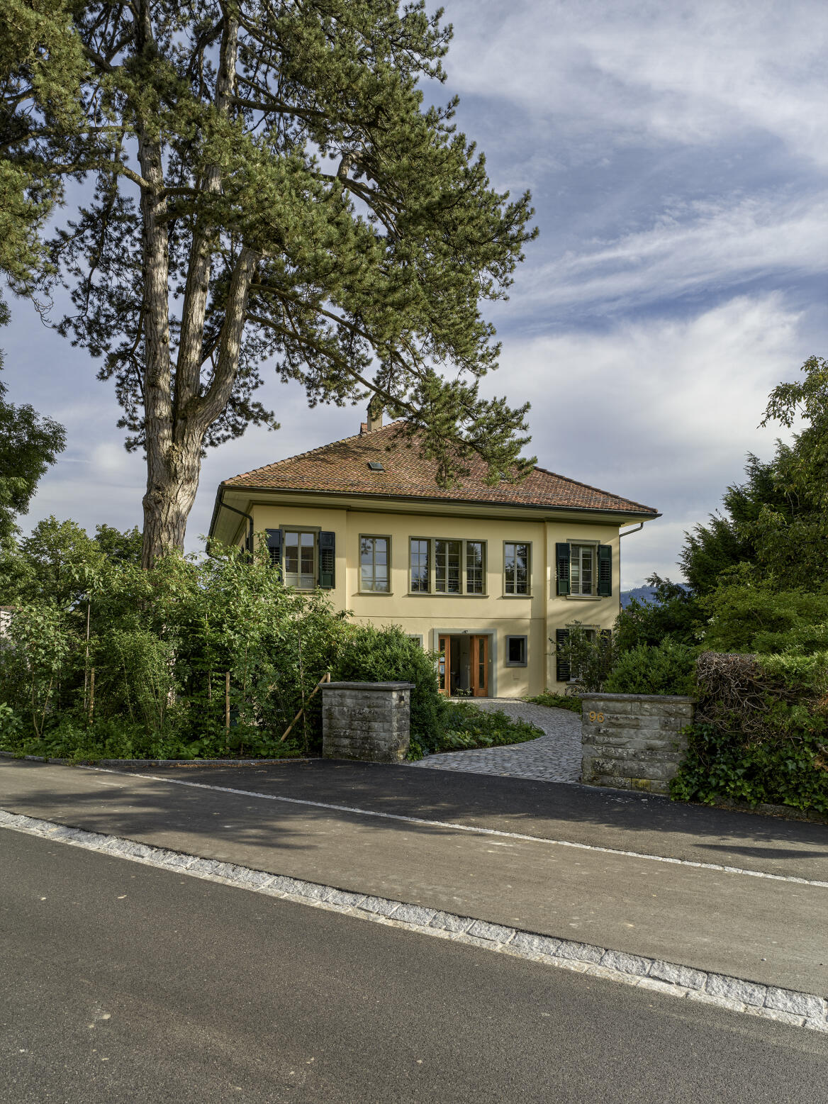 4 Altes Pfarrhaus Aussen